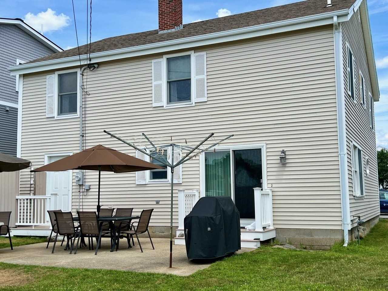 339 Woodstock St - Photo 2 of 30