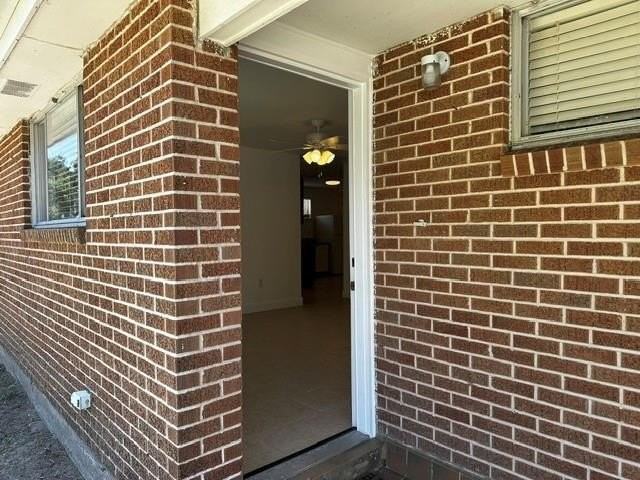 244 W Robert E Lee Blvd - Photo 2 of 17