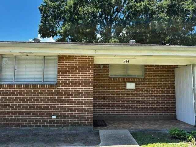 244 W Robert E Lee Blvd - Photo 3 of 17