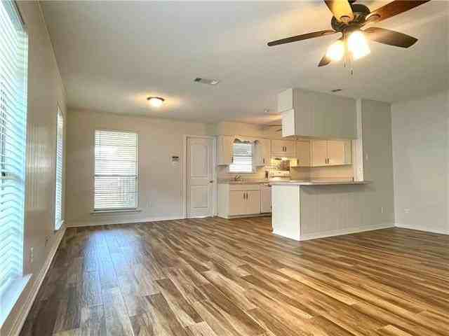 921 Ridgelake Dr - Photo 3 of 27