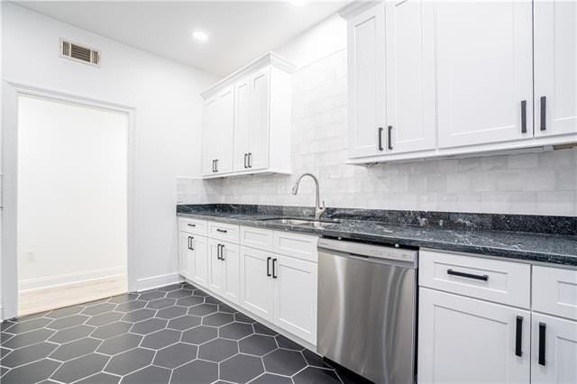 5531 Willow St - Photo 6 of 13