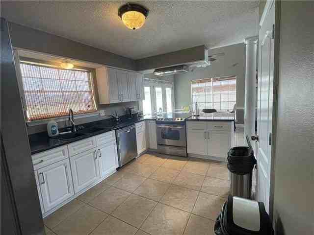 2095 Golfview Dr - Photo 6 of 20