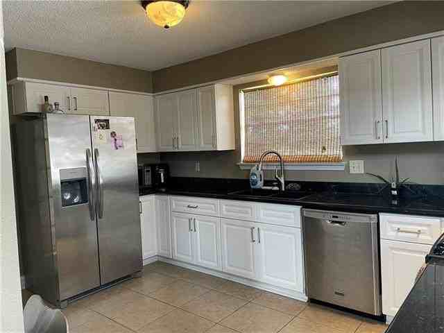 2095 Golfview Dr - Photo 7 of 20