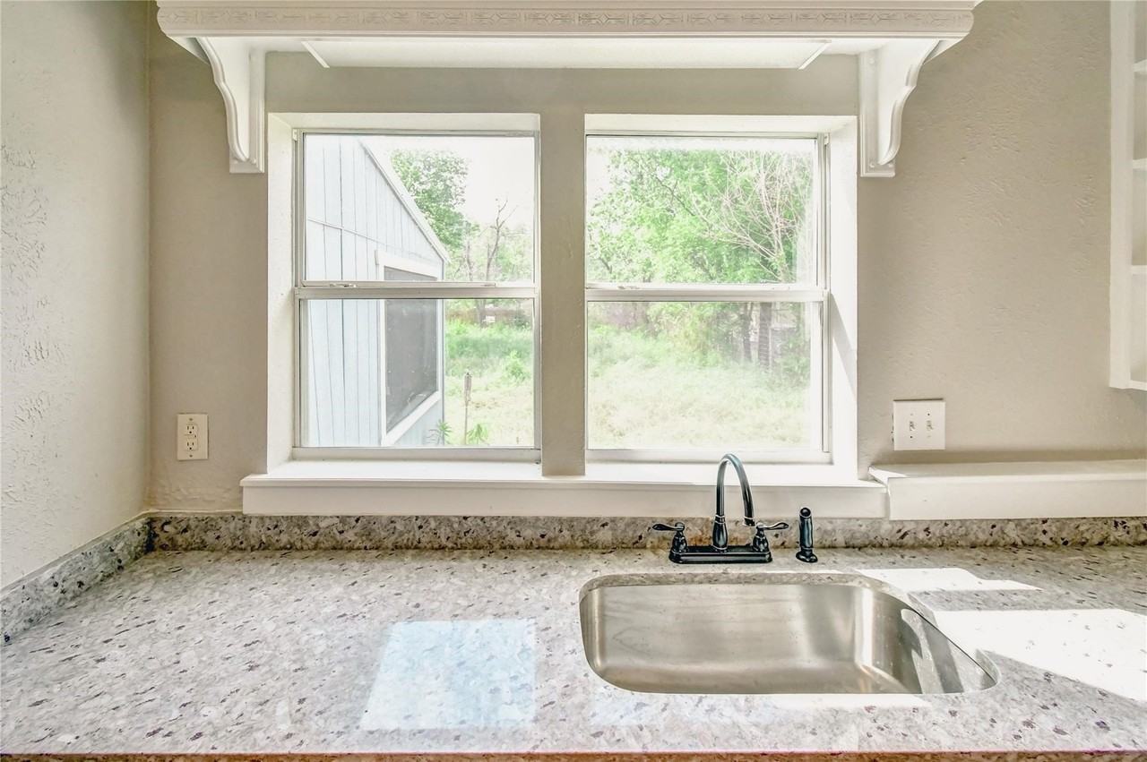 982 W Tarleton St - Photo 5 of 19