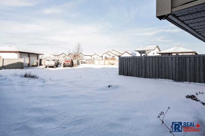 190 Pinnacle Dr - Photo 2 of 10