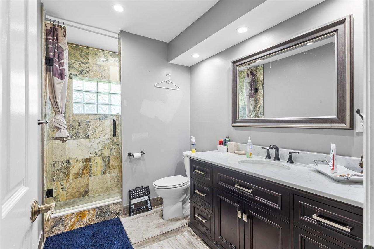Deerhurst Crescent Cir - Photo 5 of 8