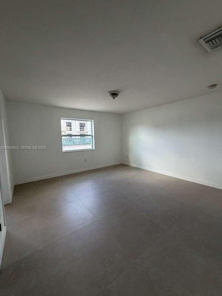 10505 Sw 172nd St - Photo 5 of 8