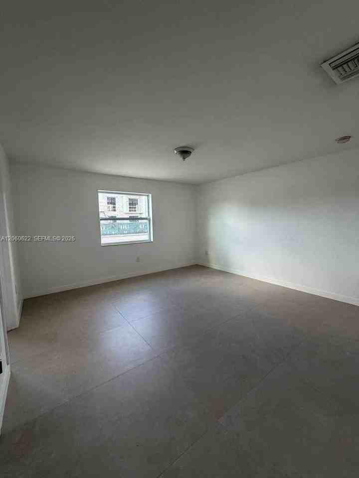 10505 Sw 172nd St - Photo 7 of 8