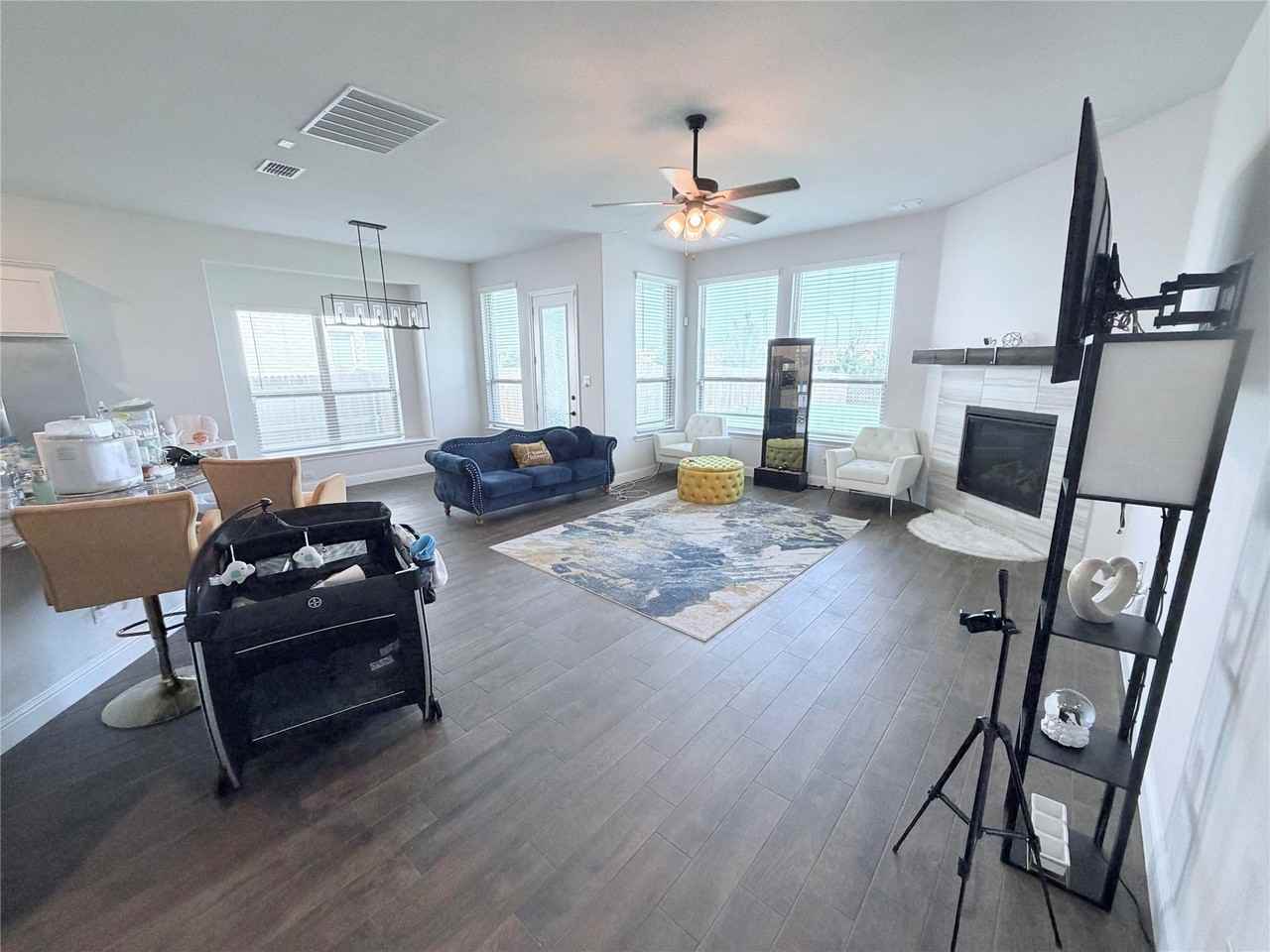 516 William Ct - Photo 3 of 37