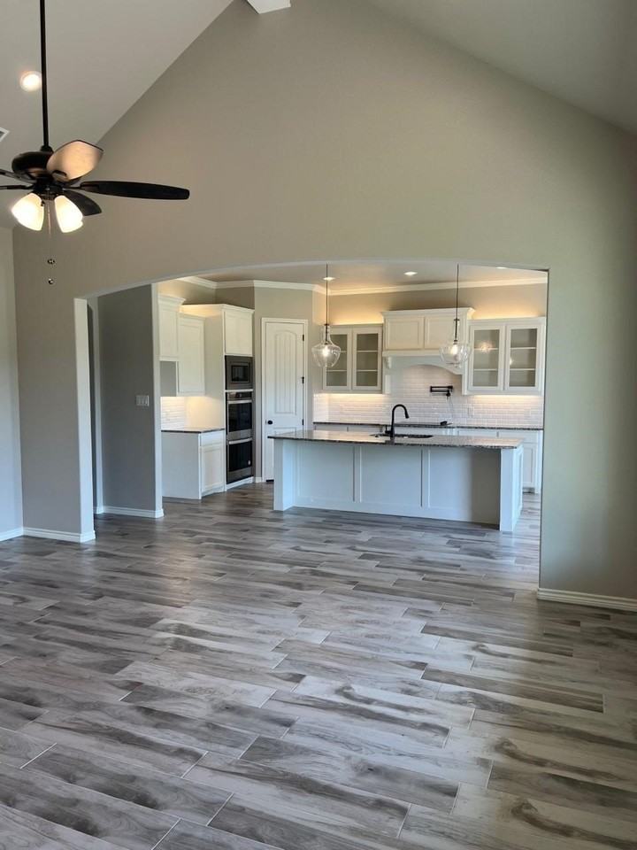 173 Crenshaw Ct - Photo 5 of 24