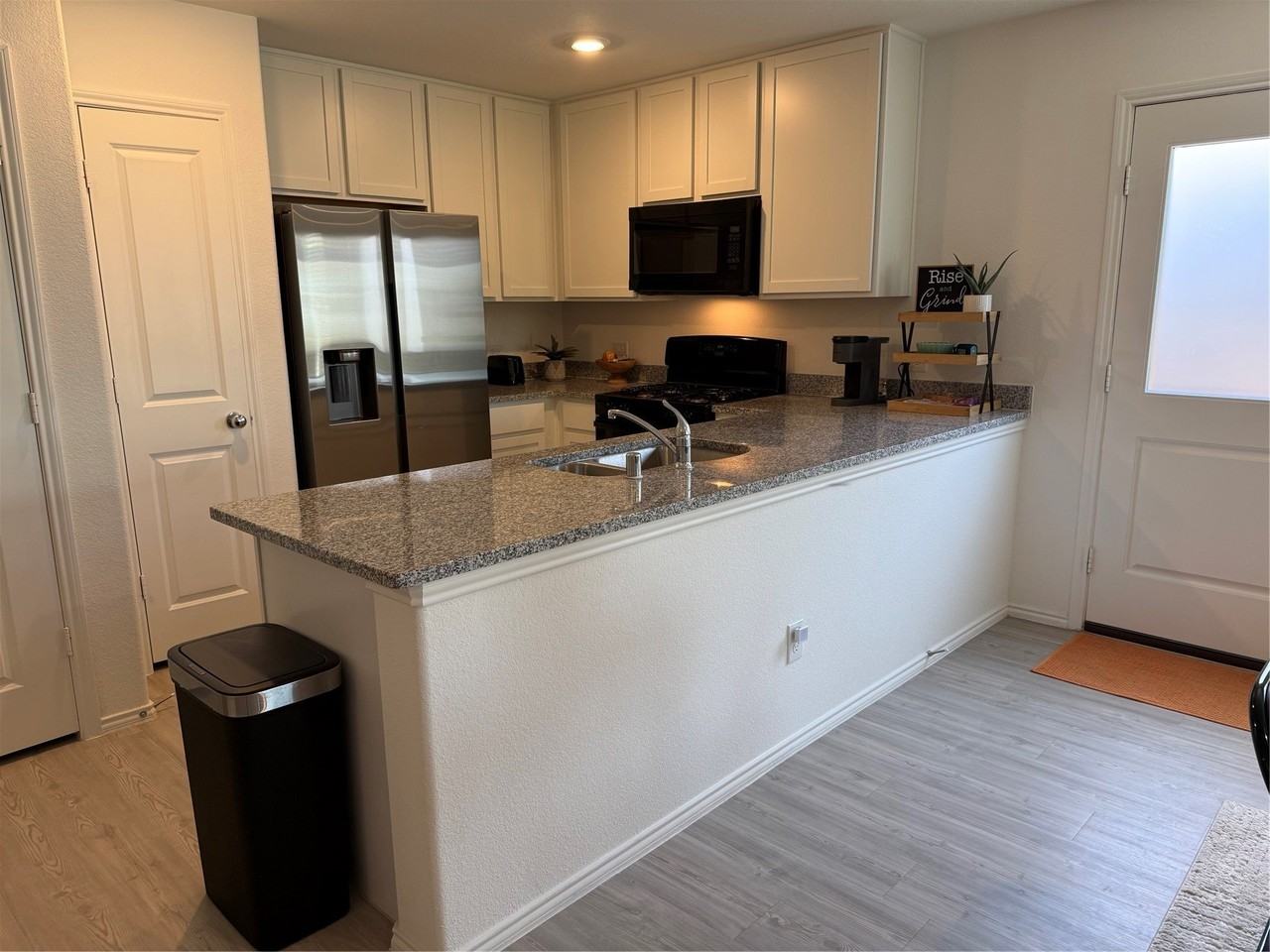 9204 Red Fox Trl - Photo 3 of 14