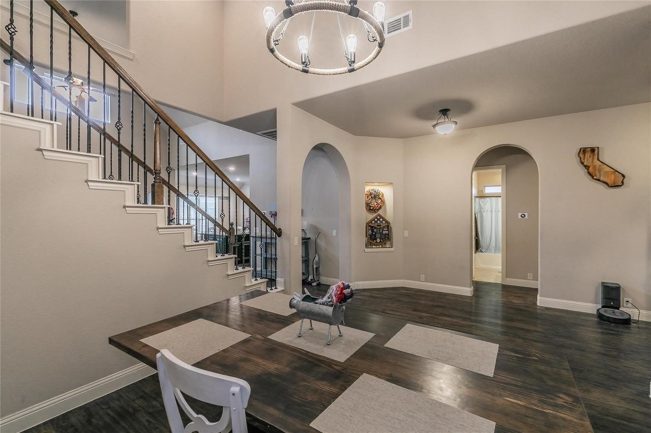 3204 Pampa - Photo 2 of 9