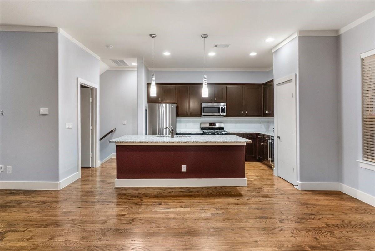 5875 Ross Ave #4 - Photo 5 of 34