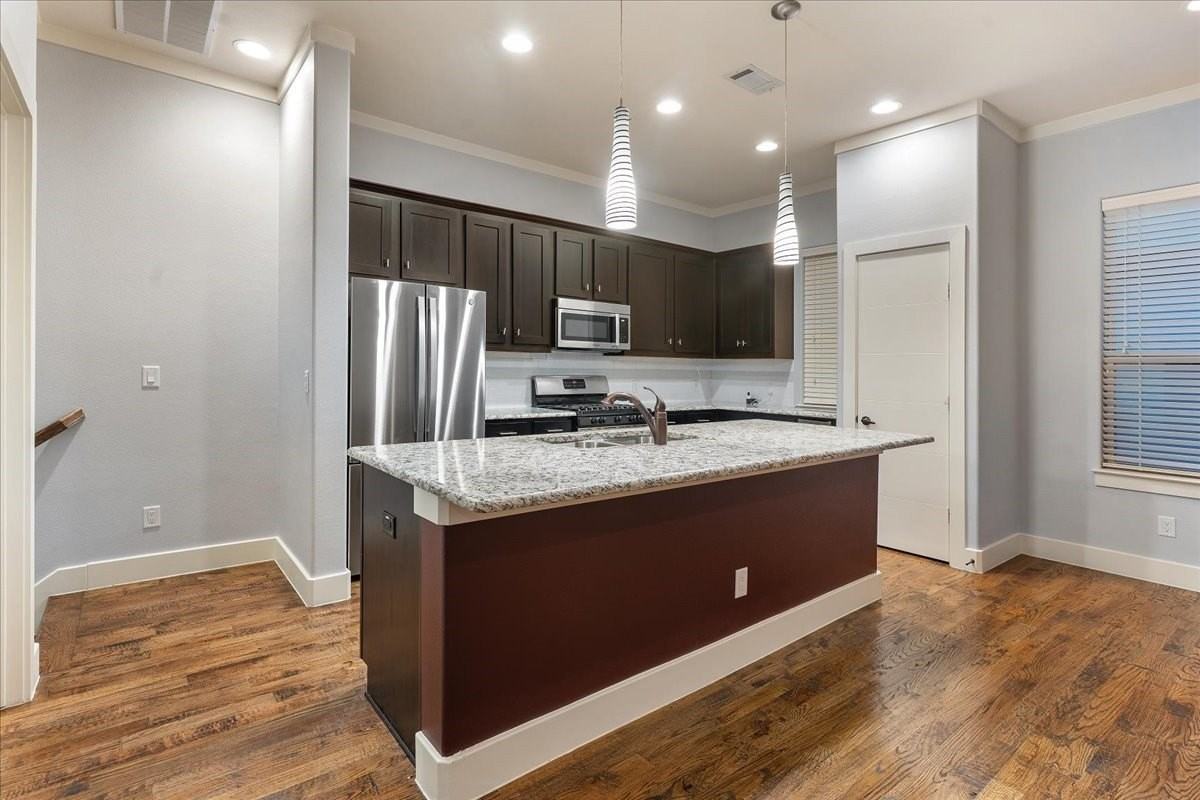 5875 Ross Ave #4 - Photo 6 of 34