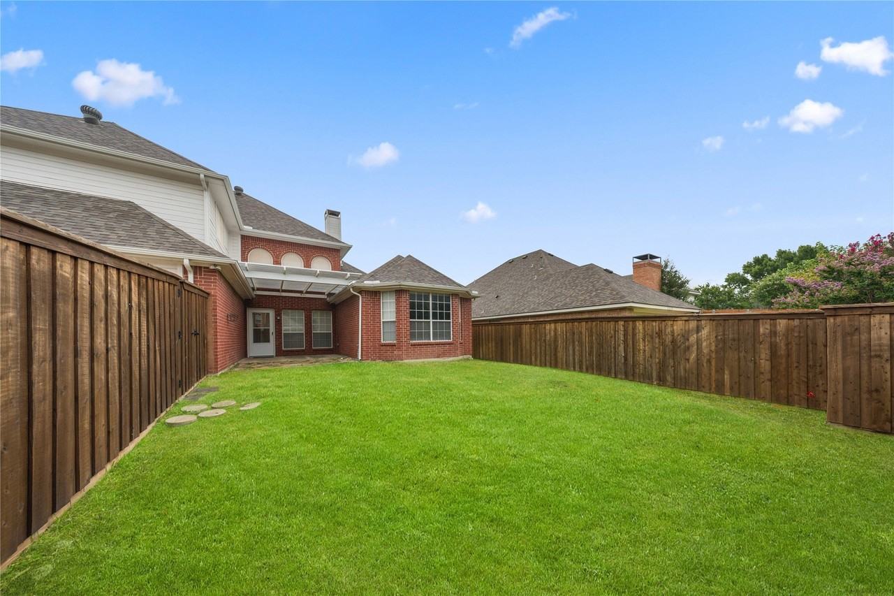 2808 Barksdale Dr - Photo 3 of 39