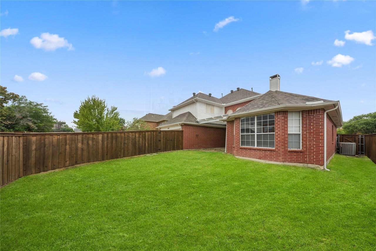2808 Barksdale Dr - Photo 4 of 39