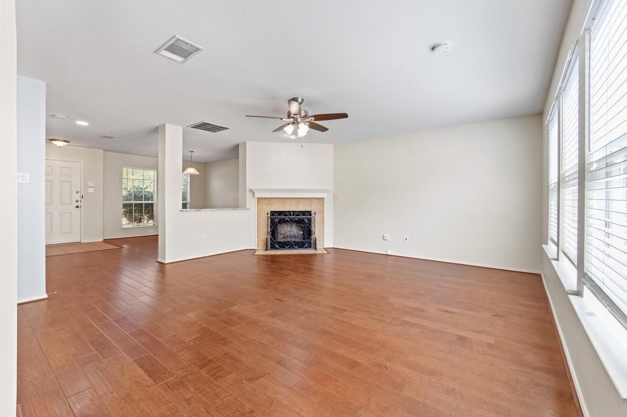 1138 Shearwater Ave - Photo 3 of 16