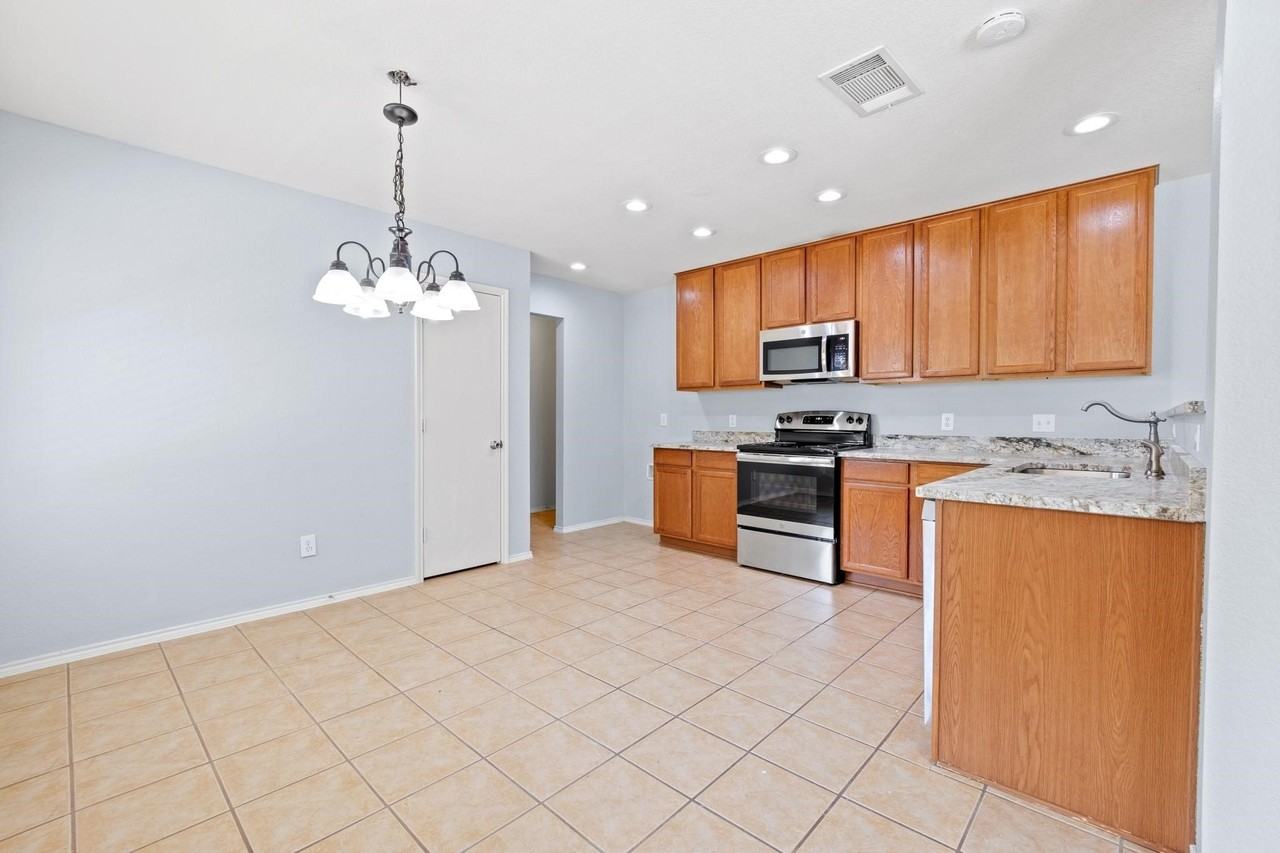 1138 Shearwater Ave - Photo 6 of 16