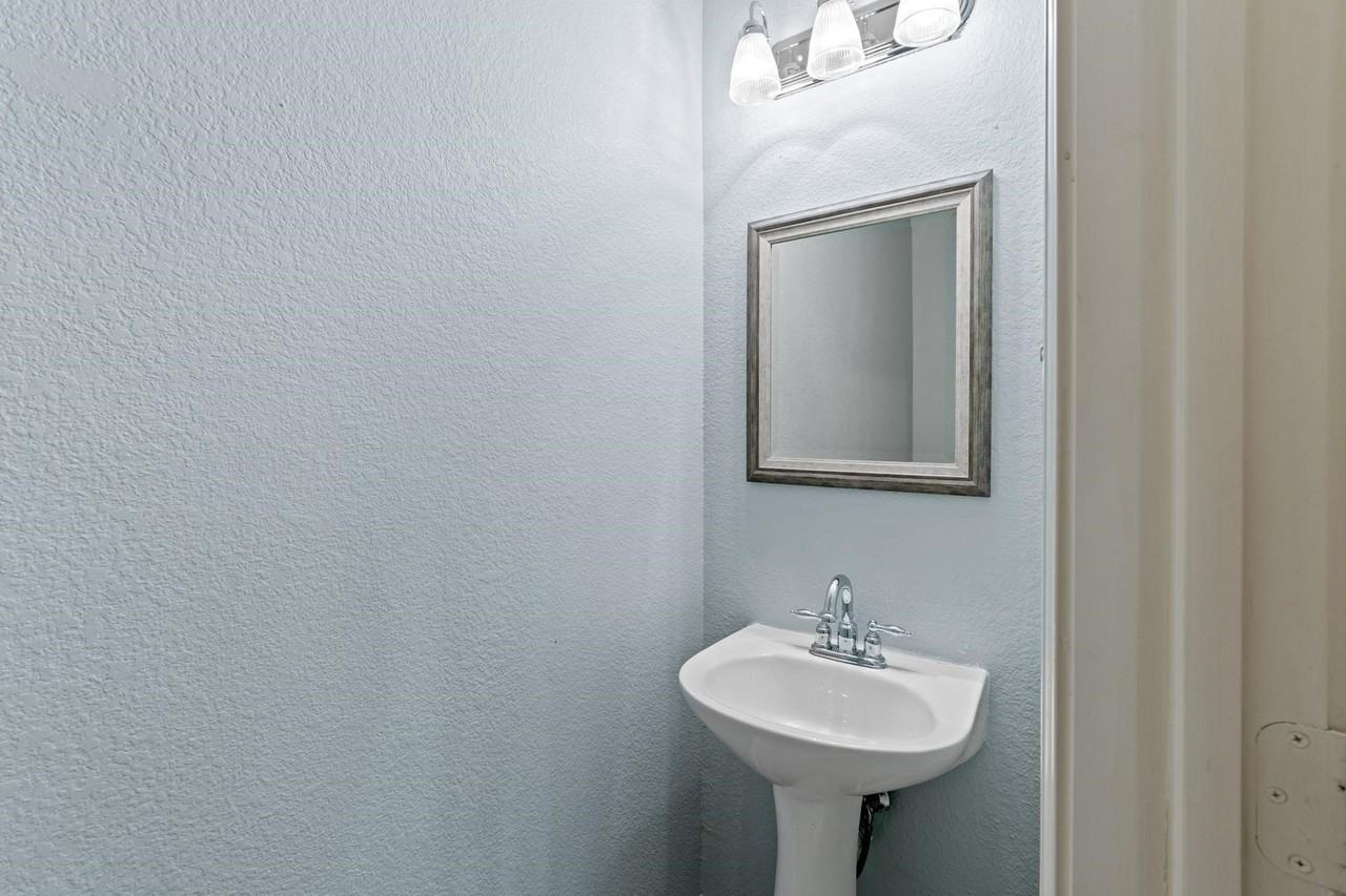 1138 Shearwater Ave - Photo 7 of 16