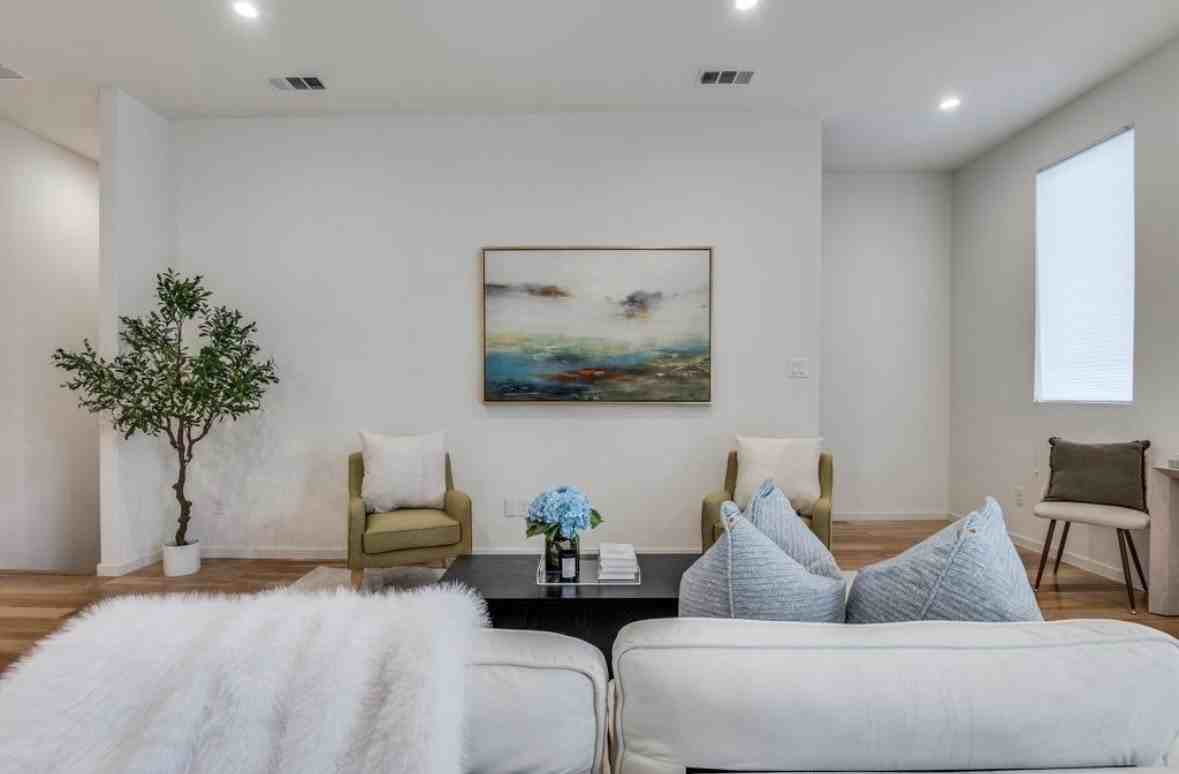 3812 San Jacinto St #207 - Photo 6 of 15