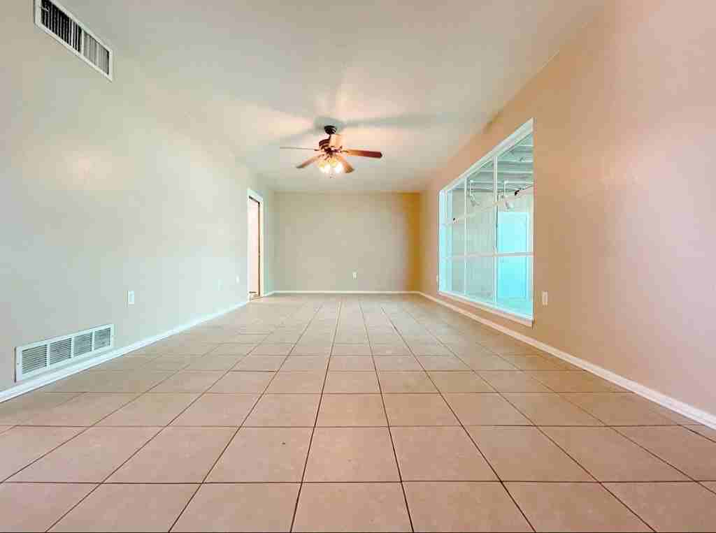 1515 E 12th St - Photo 5 of 15