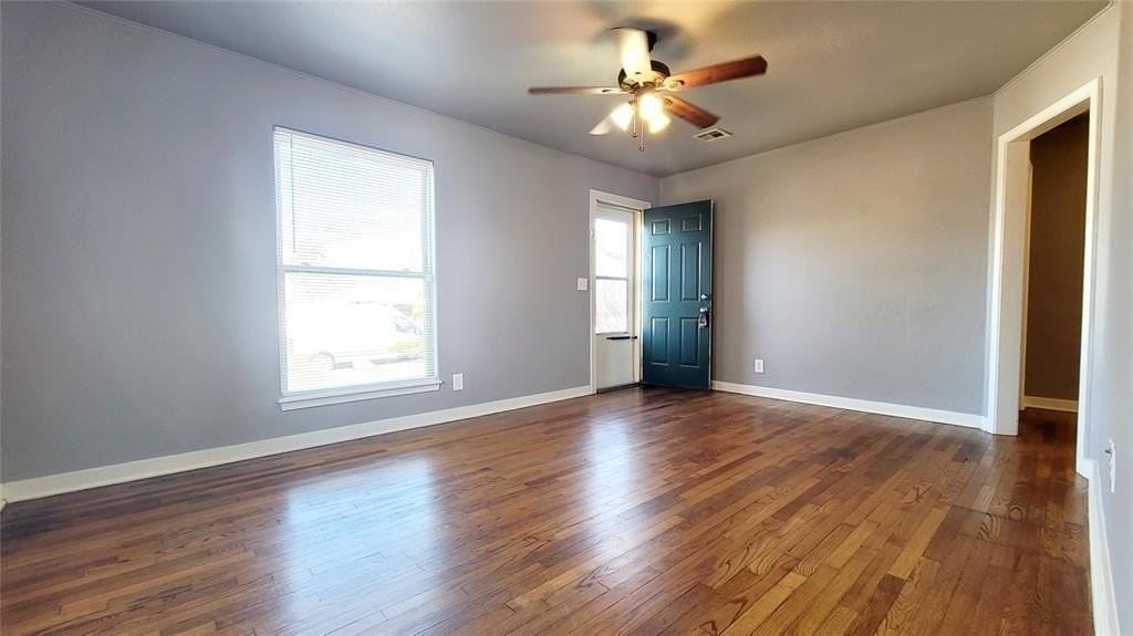 300 E Kittyhawk Dr - Photo 4 of 23
