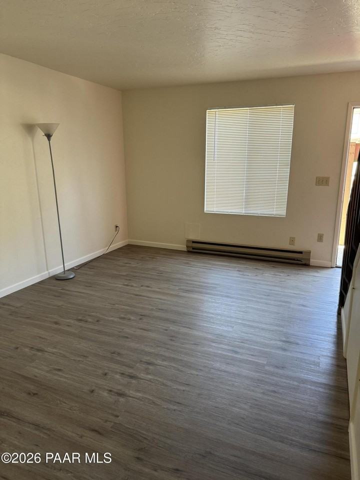 845 Sunset Ave #E - Photo 5 of 6