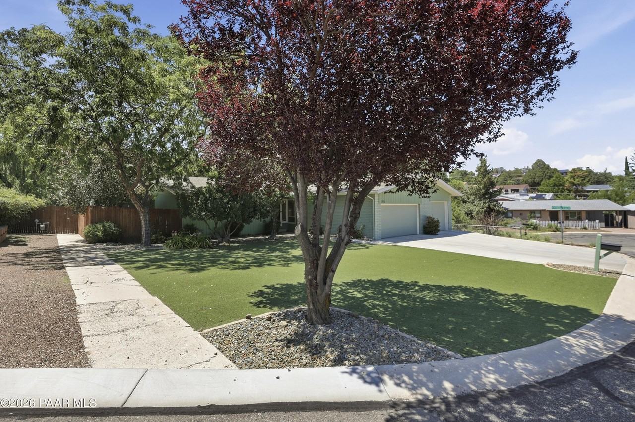 1978 Catalpa Cir - Photo 2 of 30
