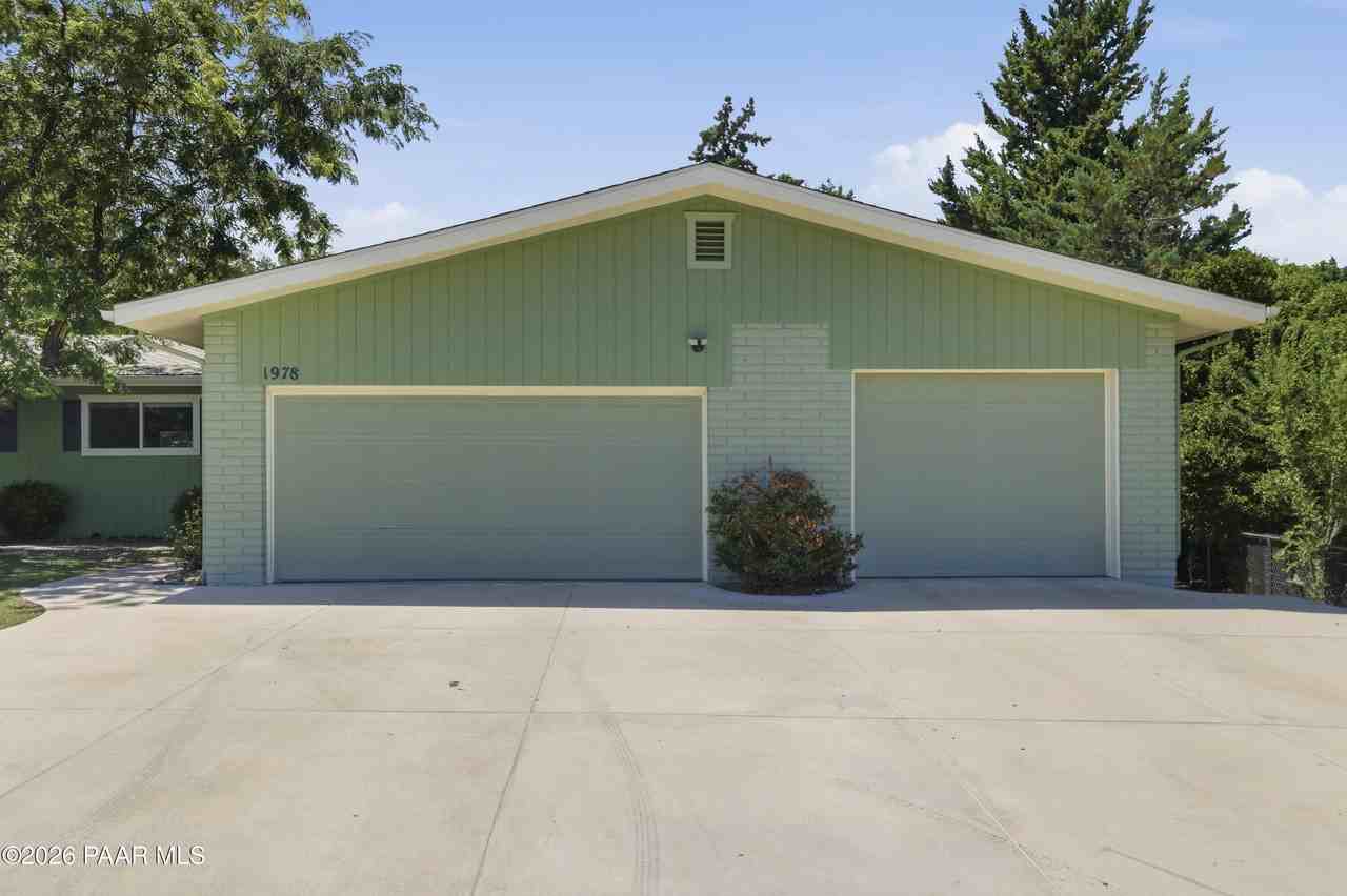 1978 Catalpa Cir - Photo 4 of 30