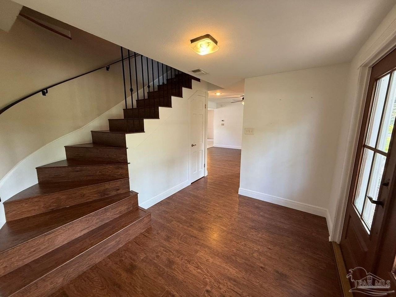 905 Poinciana Dr - Photo 4 of 41