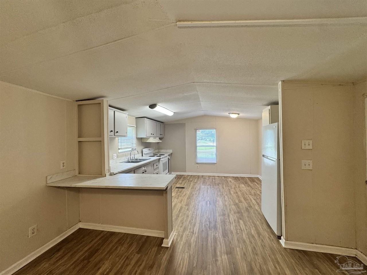 3992 Mccutchin Dr - Photo 4 of 13
