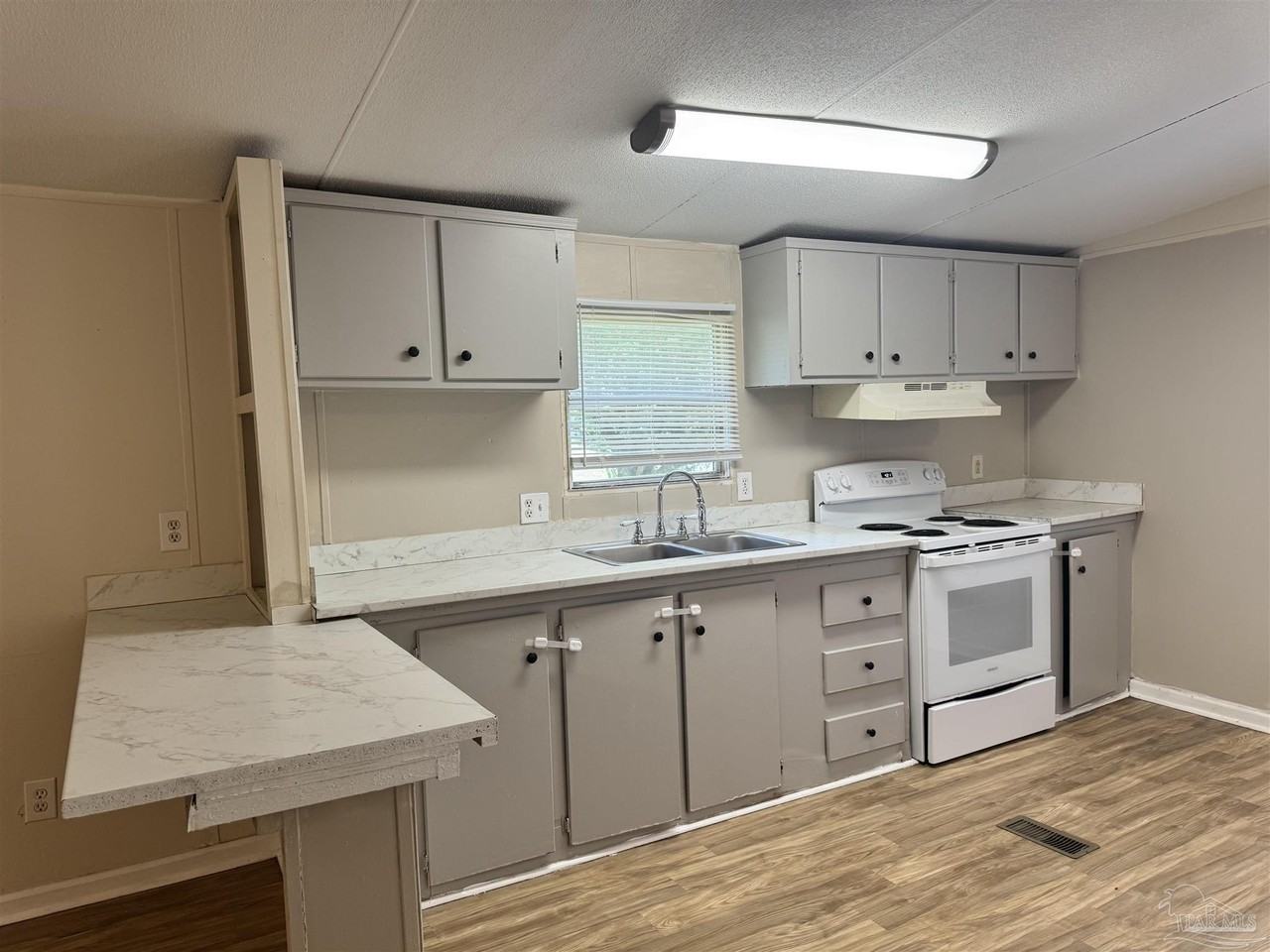 3992 Mccutchin Dr - Photo 5 of 13