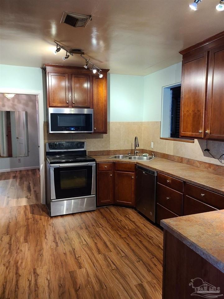 519 S 2nd St - Photo 2 of 23