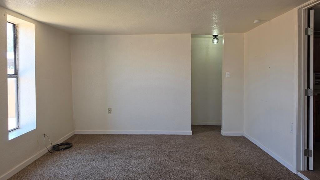681 Drury Ln - Photo 3 of 10