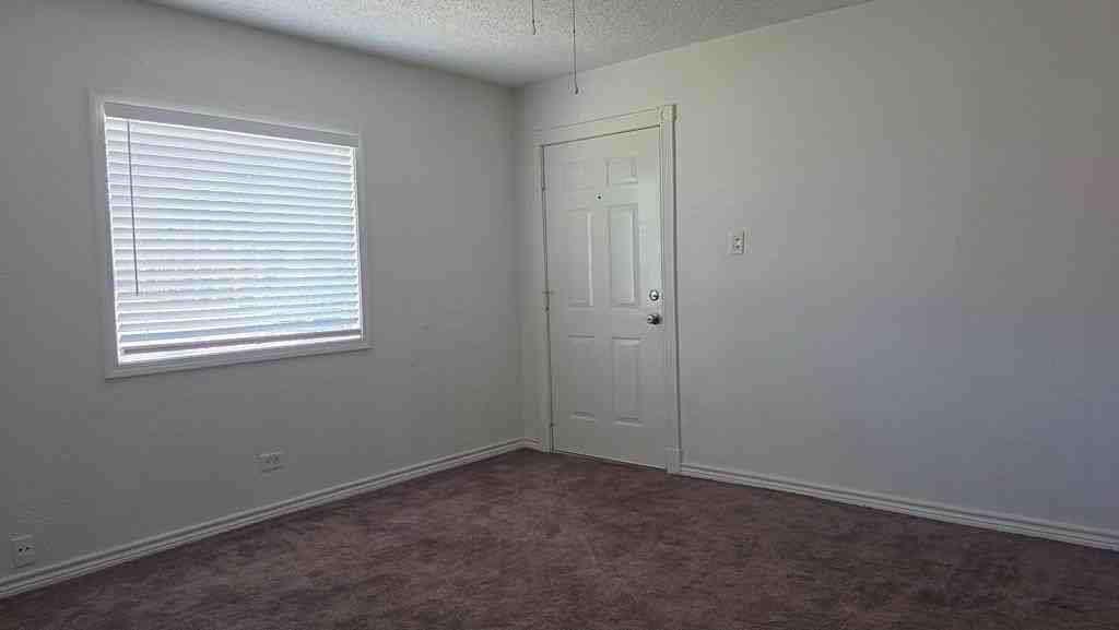 3208 W Kansas Ave - Photo 4 of 12