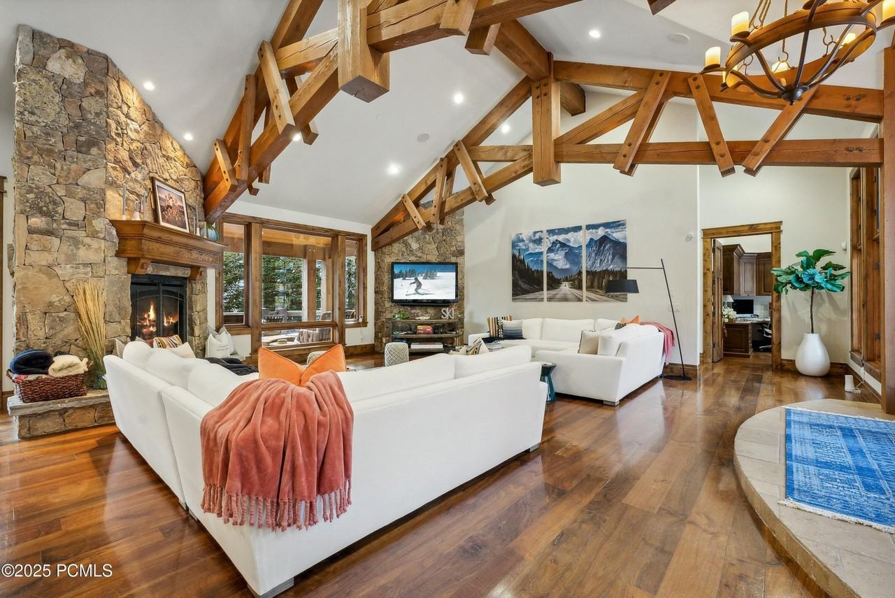 2520 Bear Hollow Dr - Photo 5 of 50