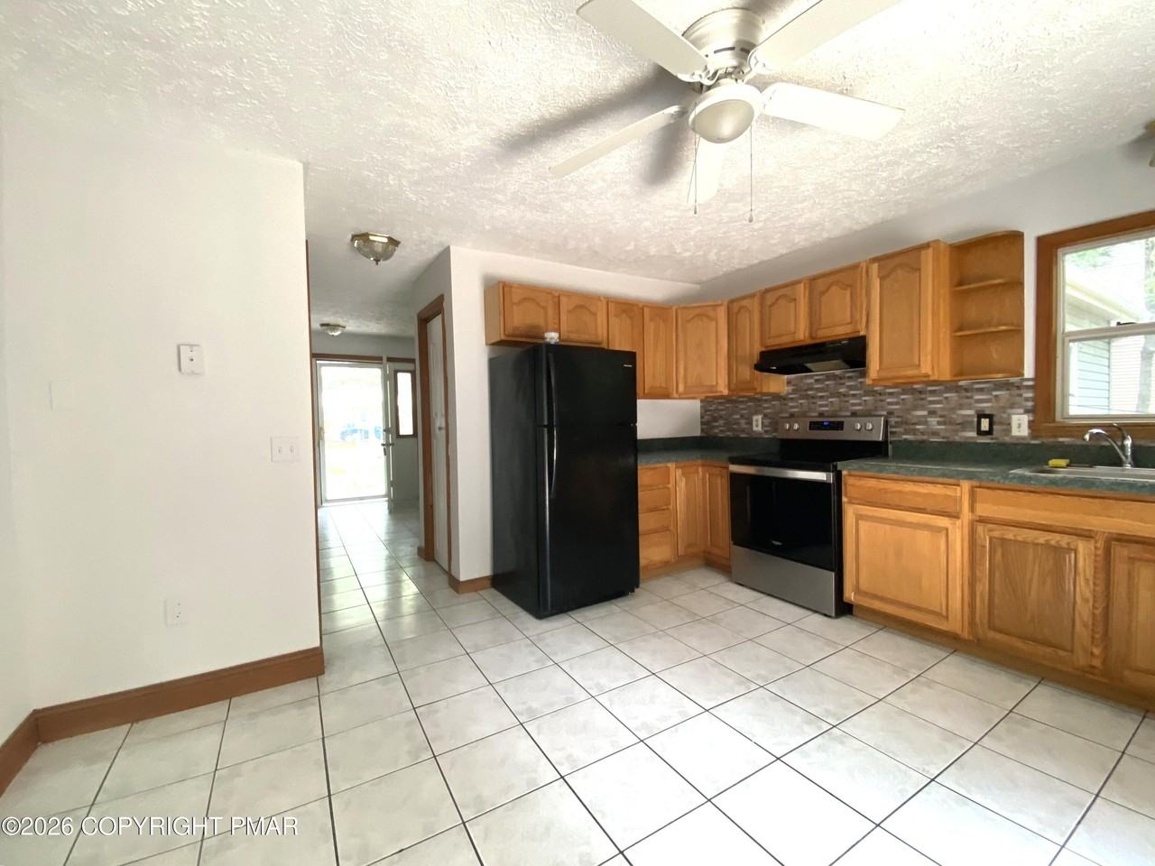 1087 Salamanca Dr - Photo 5 of 30