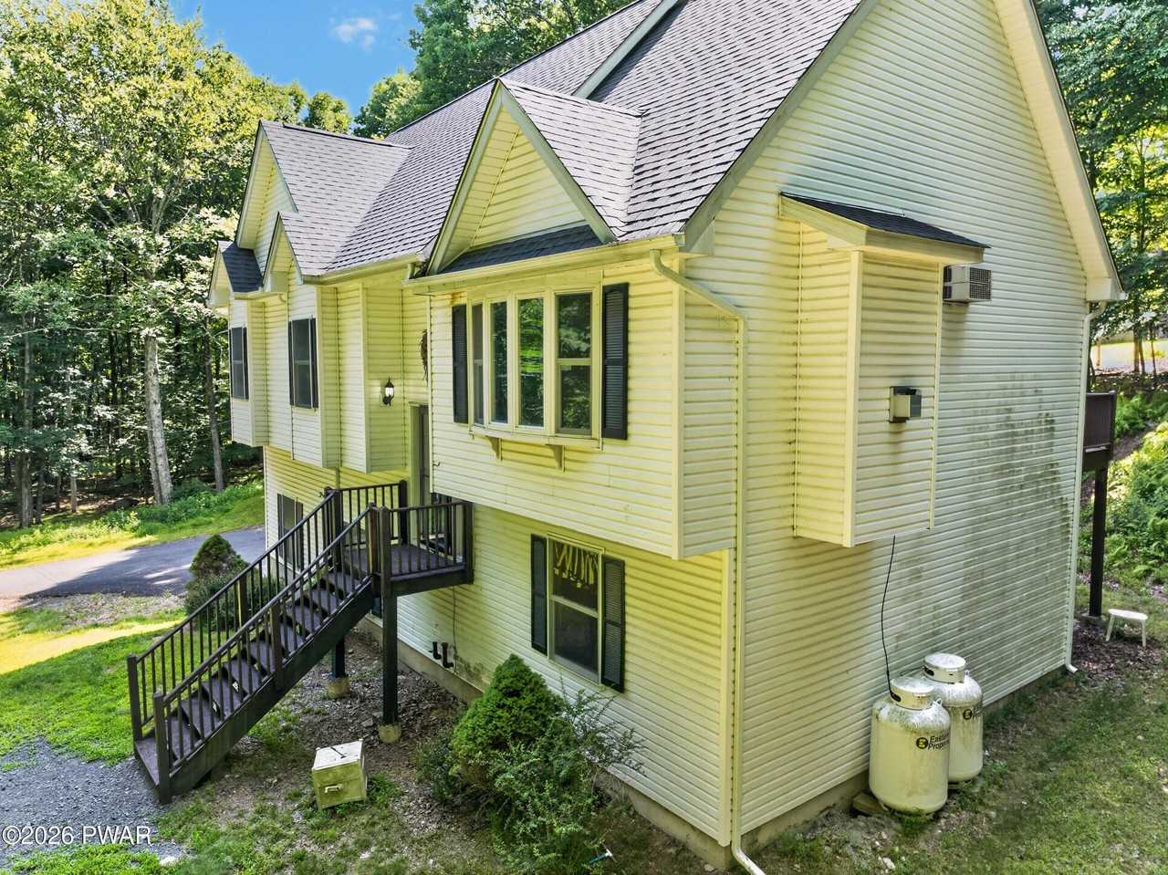115 Blackberry Dr - Photo 4 of 50