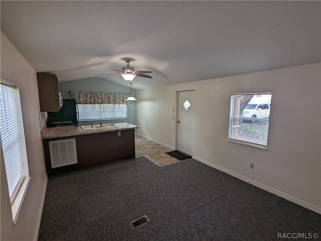 7090 N Palmer Way - Photo 4 of 17