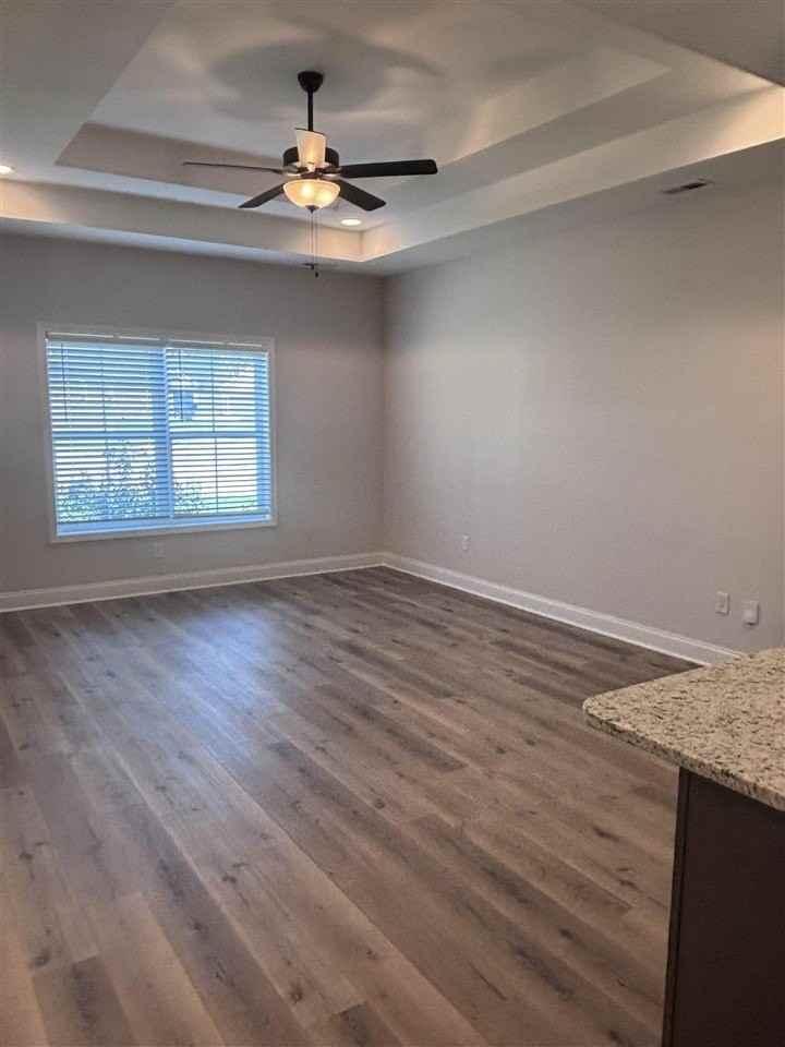 935 County House Ln - Photo 5 of 12