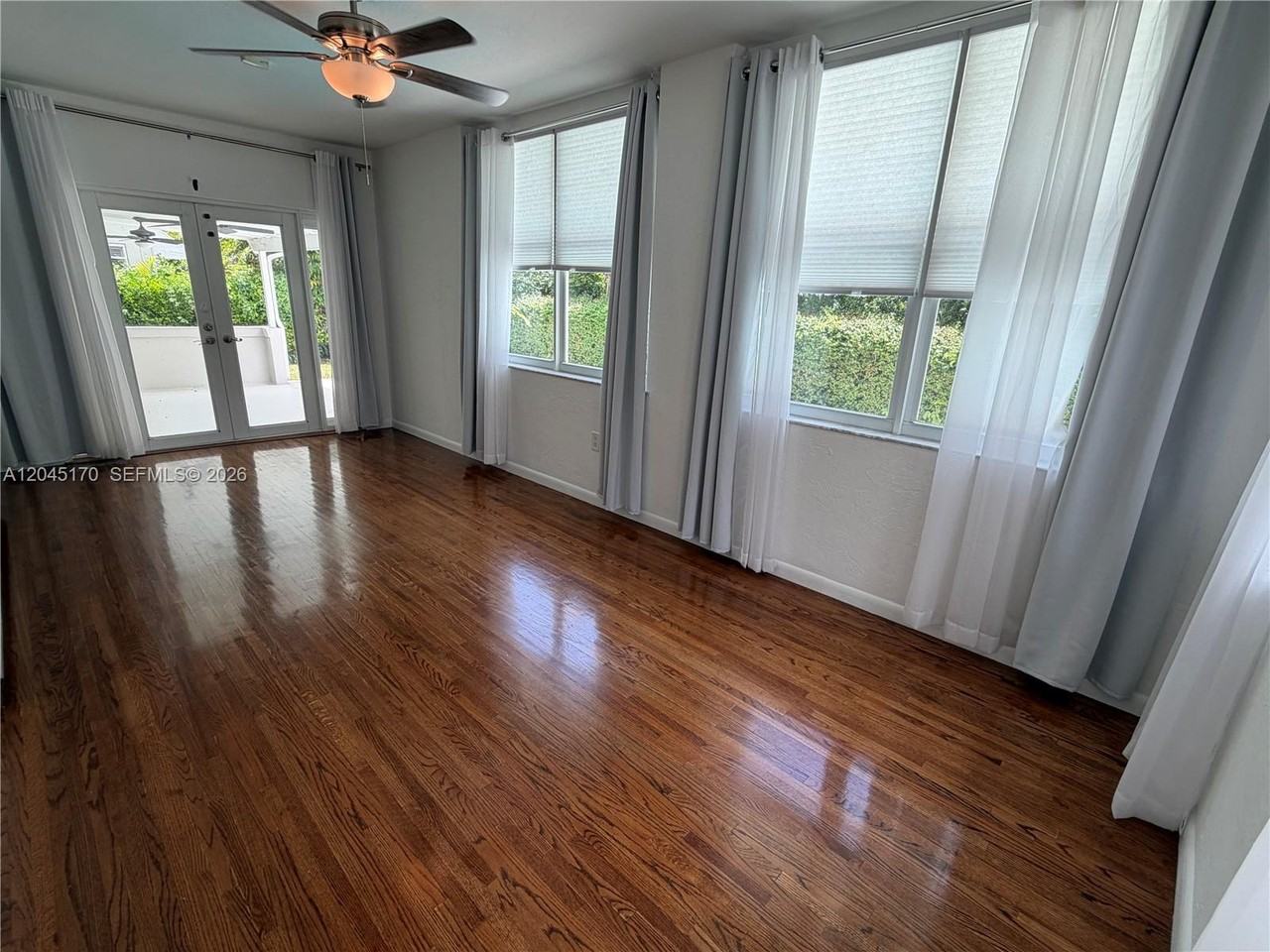 1420 Baracoa Ave - Photo 5 of 8