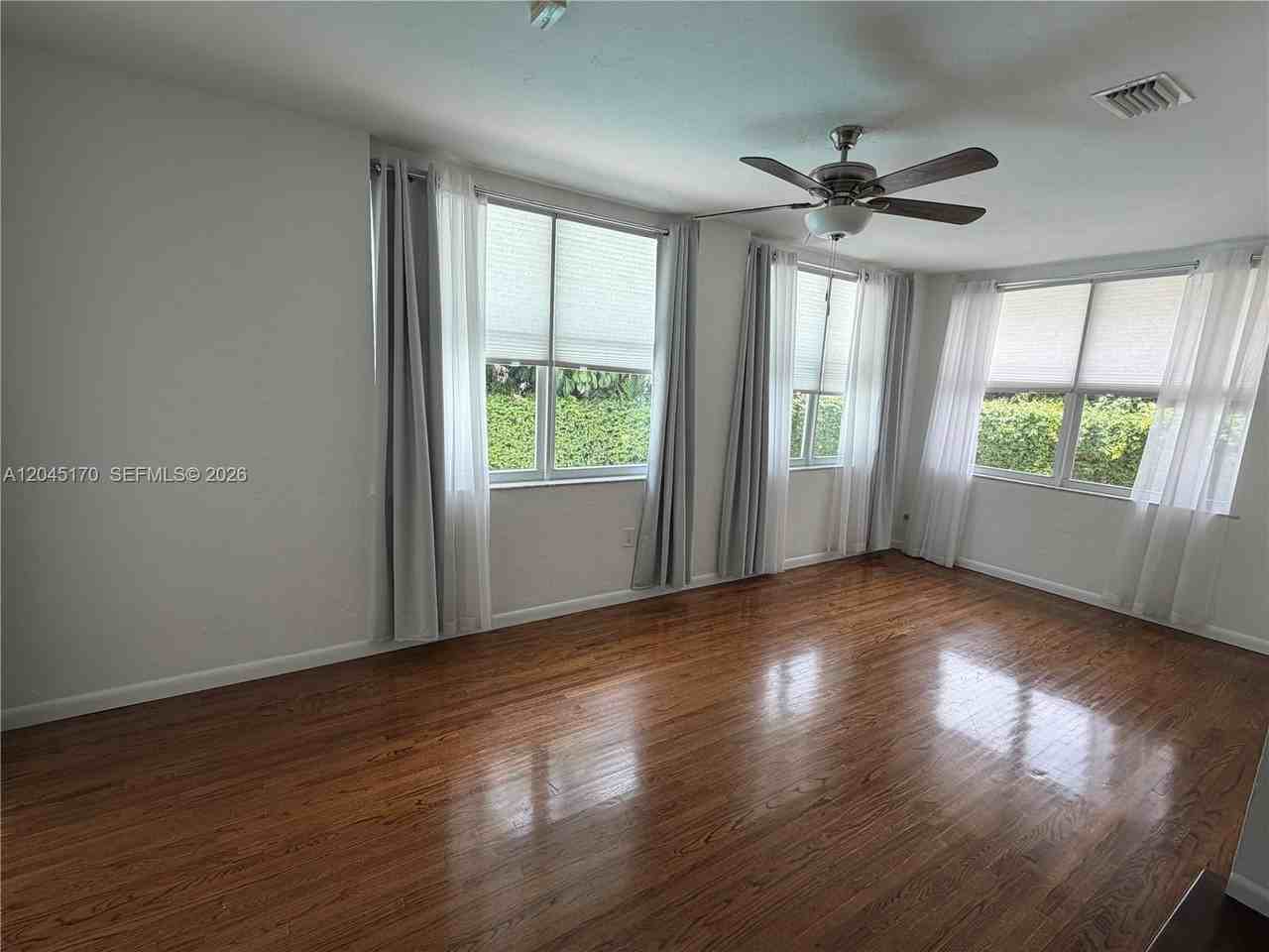1420 Baracoa Ave - Photo 6 of 8