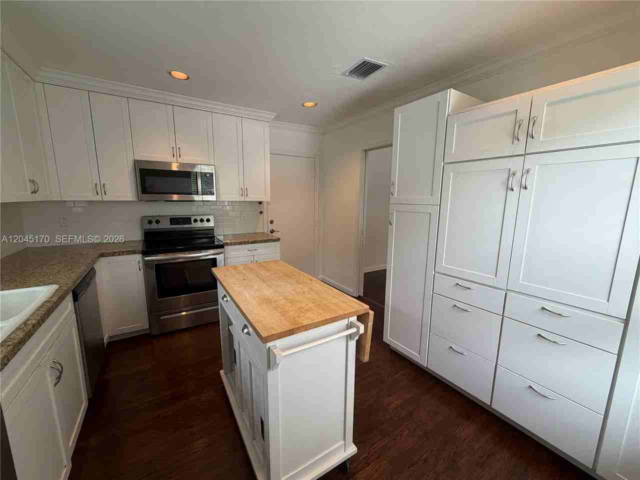 1420 Baracoa Ave - Photo 7 of 8