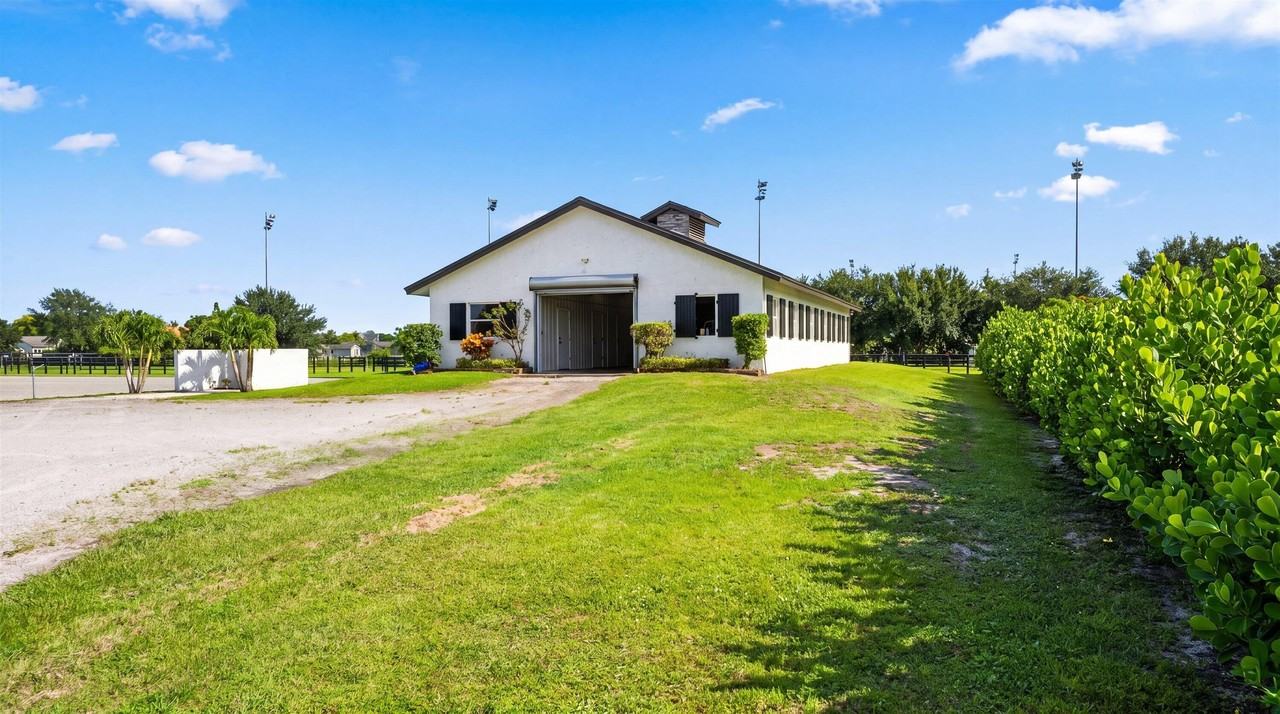 2808 Appaloosa Trl - Photo 2 of 20