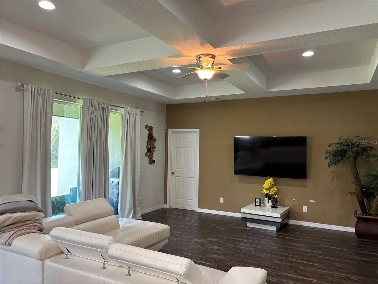 1727 Brassie Ct - Photo 3 of 15