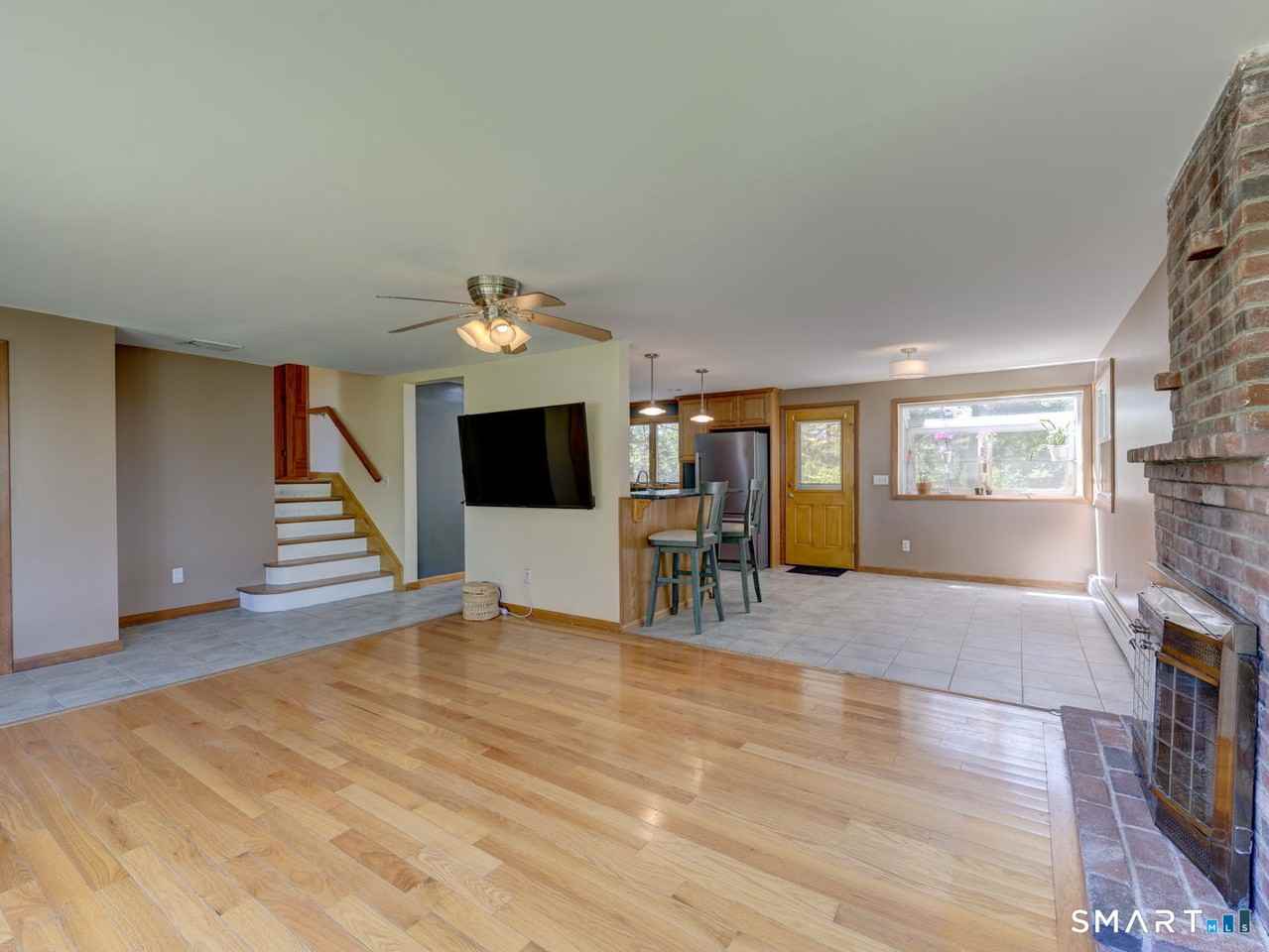3 Russell Dr - Photo 6 of 32