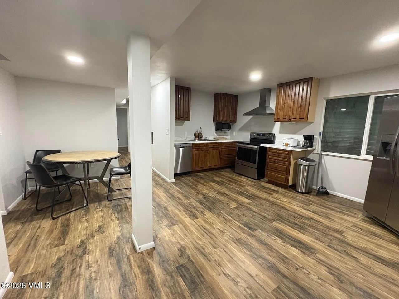 206 Ewing St - Photo 2 of 18