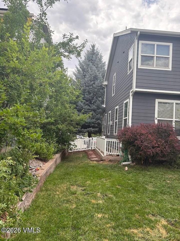 206 Ewing St - Photo 3 of 18