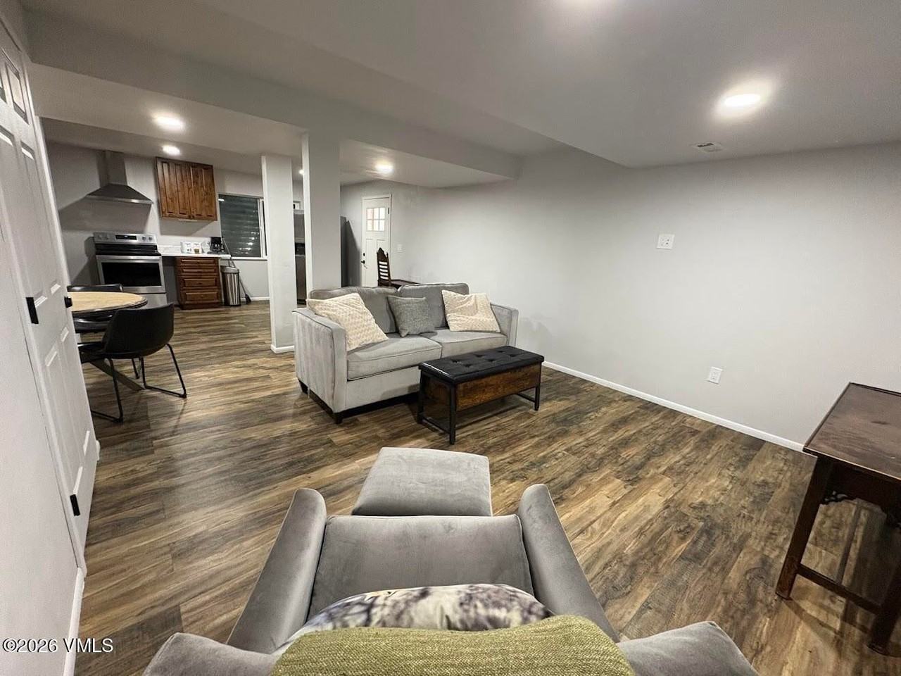 206 Ewing St - Photo 5 of 18