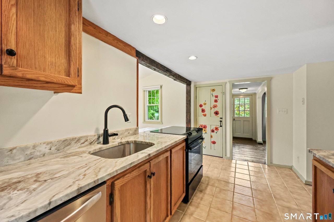 917 Hopewell Rd - Photo 6 of 38